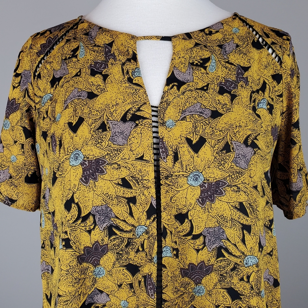 ASTR Yellow Floral Print Cropped Top - Picture 2 of 9